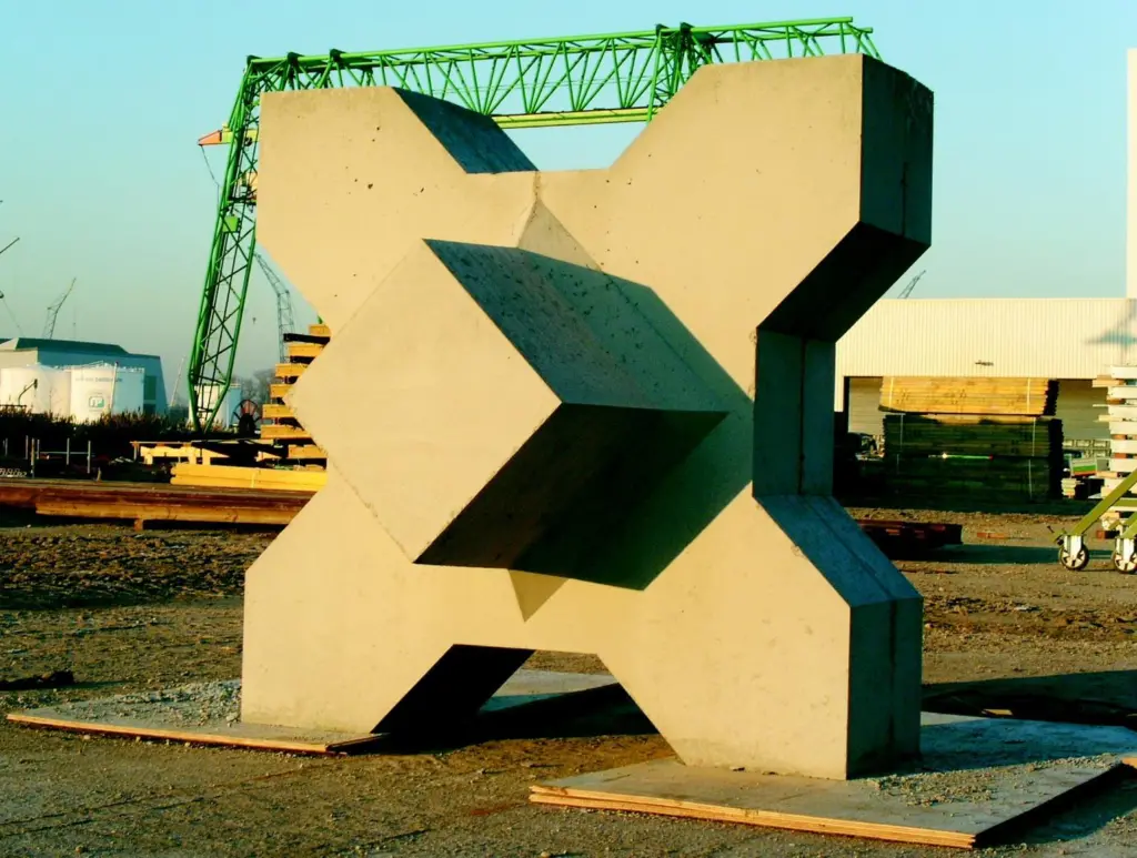 DMC in the Netherlands believes the Xbloc has a number of advantages compared to conventional armour units.