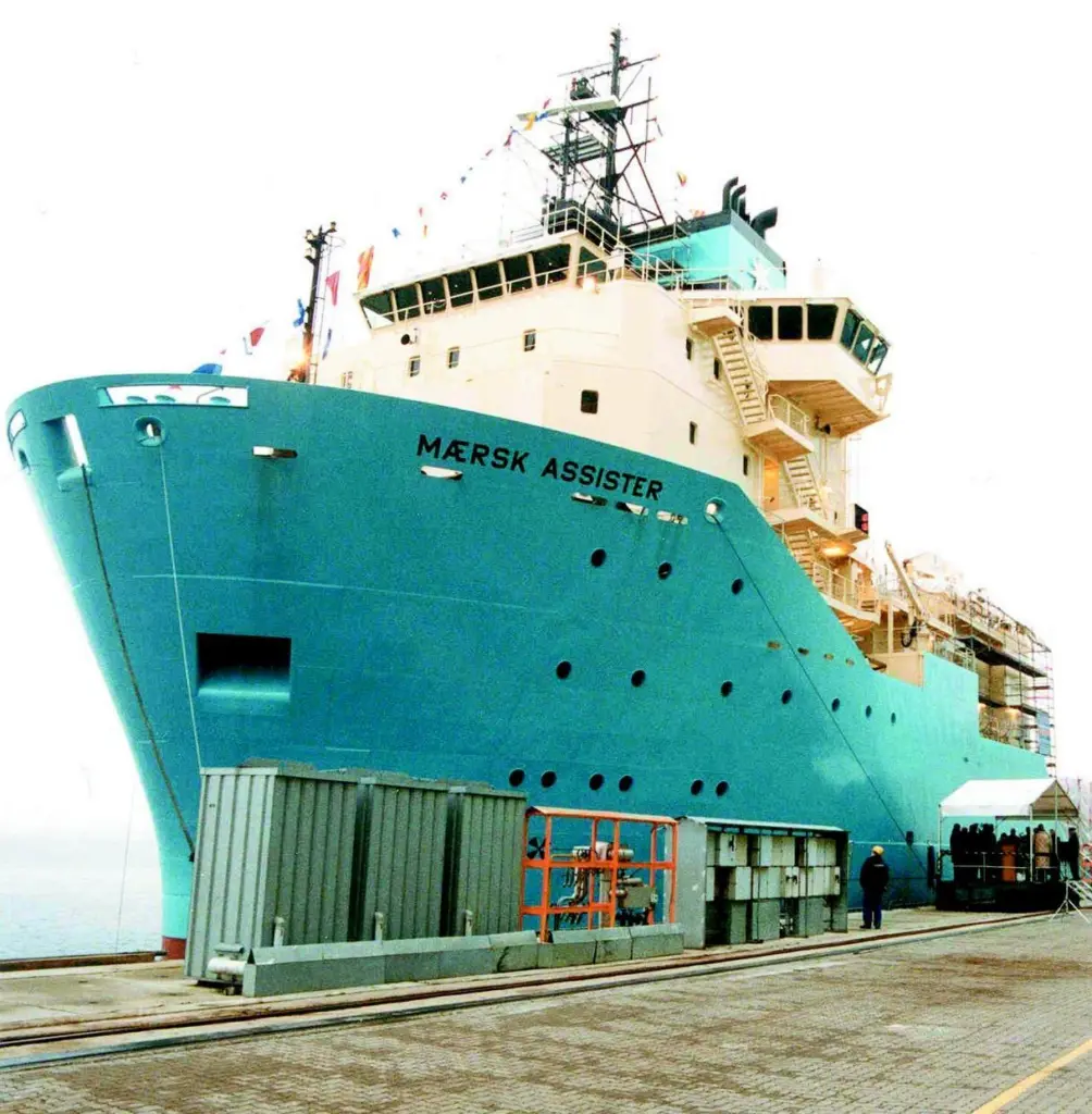 Maersk Assister being joined by two more.