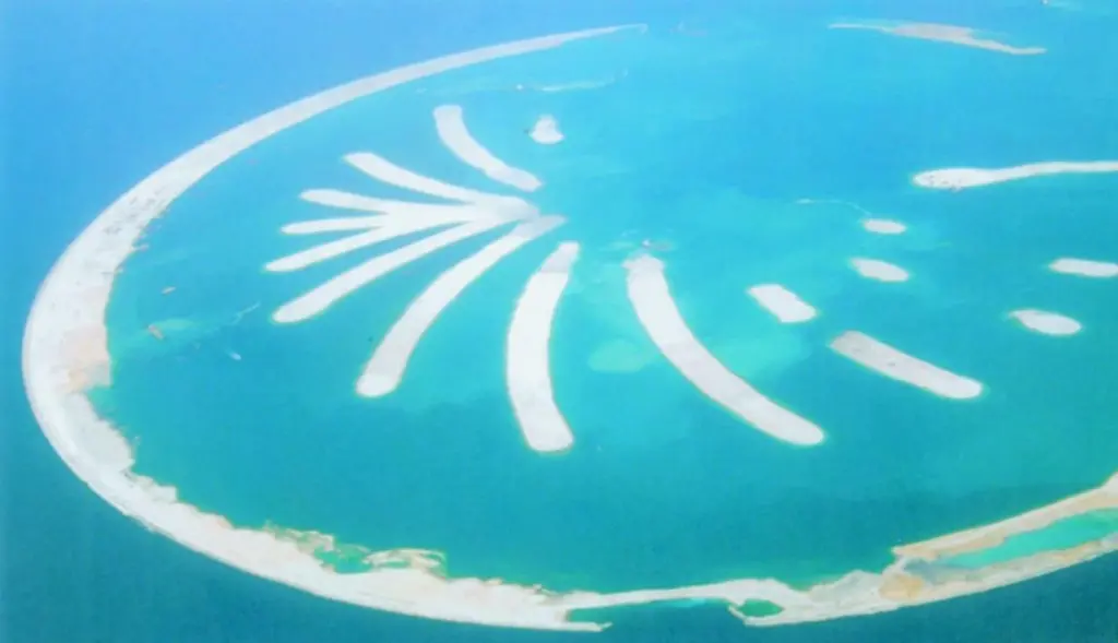 Oranje and Prins der Nederlanden have been specially designed for land reclamation works such as the Palm Islands off Dubai.