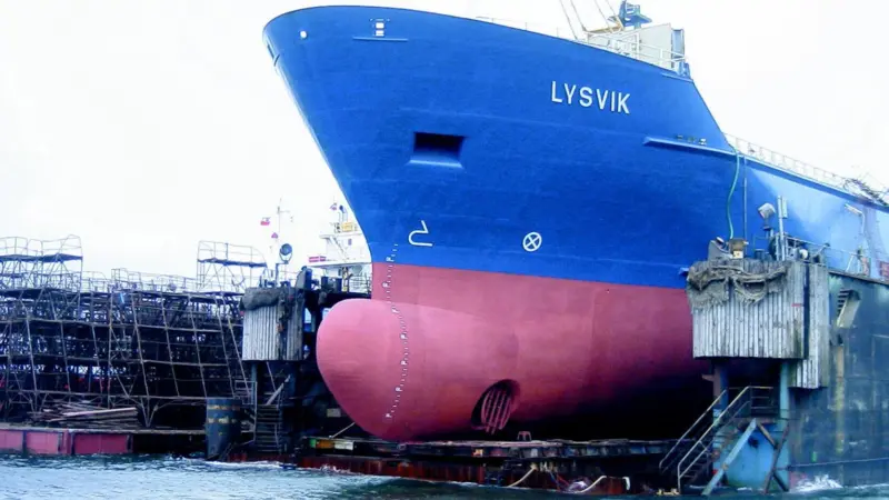 Nauta lengthens last of three for DFDS.