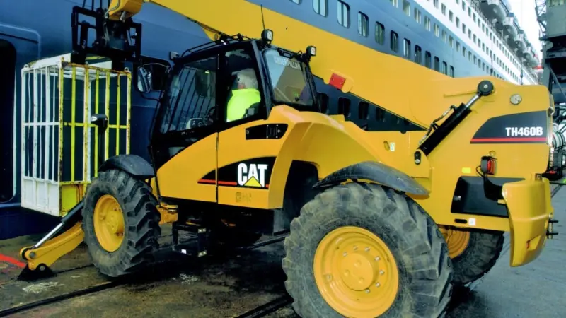 The Cat TH460 during a demonstration trial for the Queen Mary 2.