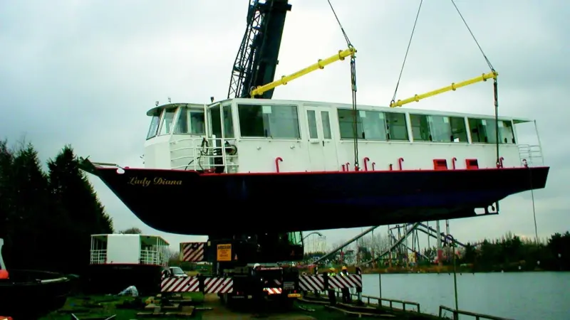 Lloyds British Testing mobilised equipment to lift Lady Diana in half a day.