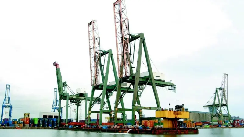 The 400 tonne cranes are moved across the Port of Tilbury last month.