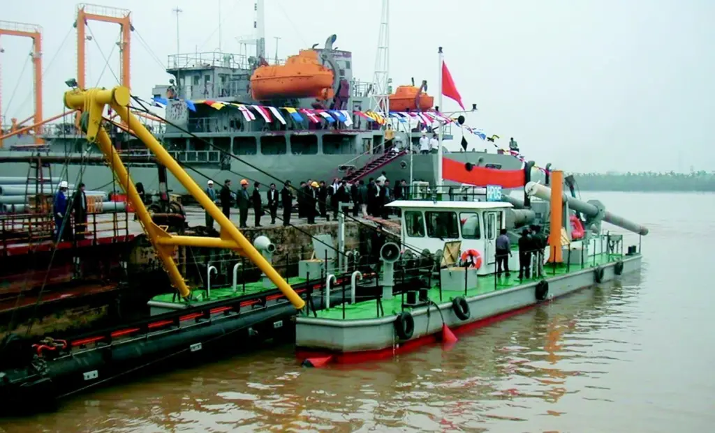 The HP05, built in Vietnam using an engineered package from Damen Dredging Equipment, is handed over at the Ben Kien shipyard in Hai Phong.