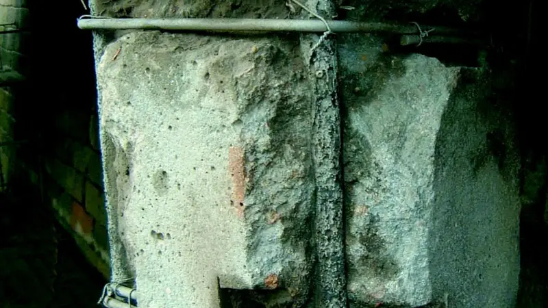 A heavily corroded section of the Albert Pier jetty before treatment.