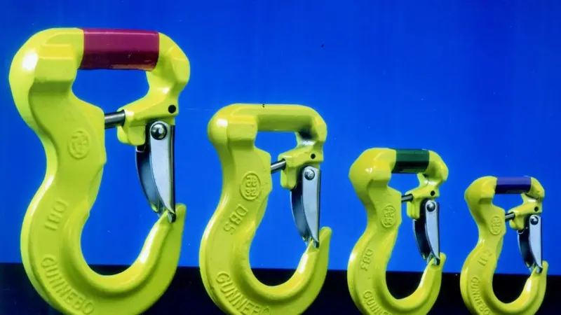The four RH hooks are part of the Gunnebo GrabiQ programme for fast and safe lifting.