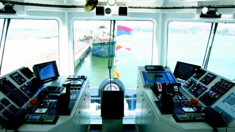 A central control position gives good all round vision.