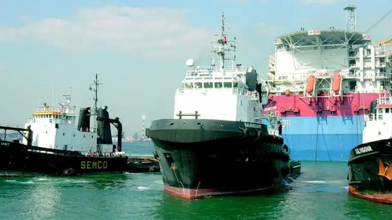 New tugs from the Semco fleet leave Korea with FPSO Kizomba A bound for Angola.