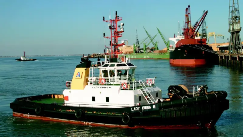 Tugs in the Adsteam Medway fleet will operate with crews of three.