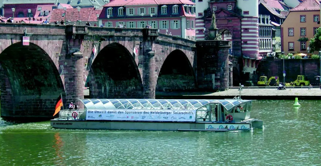 Worlds biggest solar cat in service in Heidelberg.