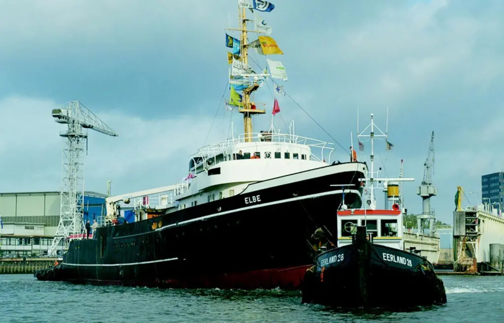 The historic tug Elbe sank for a second time.
