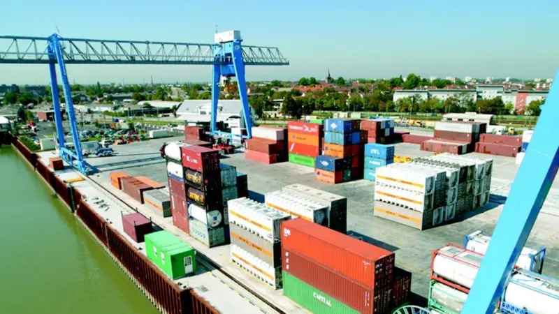 Ludwigshafen-Triport03A: tri-modal Triport joins Rhine logistics chain