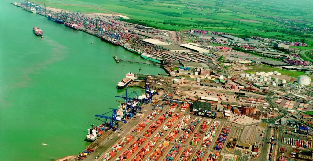 If approved, the Felixstowe South works will add some 1,000m of quayside for container handling to the port.