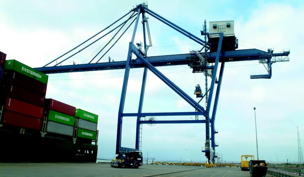 Thamesport is modifying five of its post-Panamax cranes so that they can handle the largest new container ships.