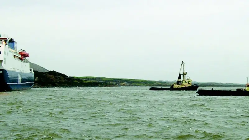 Tugs from Svitzers Clyde fleet refloat the 21,200gt ferry European Highlander.