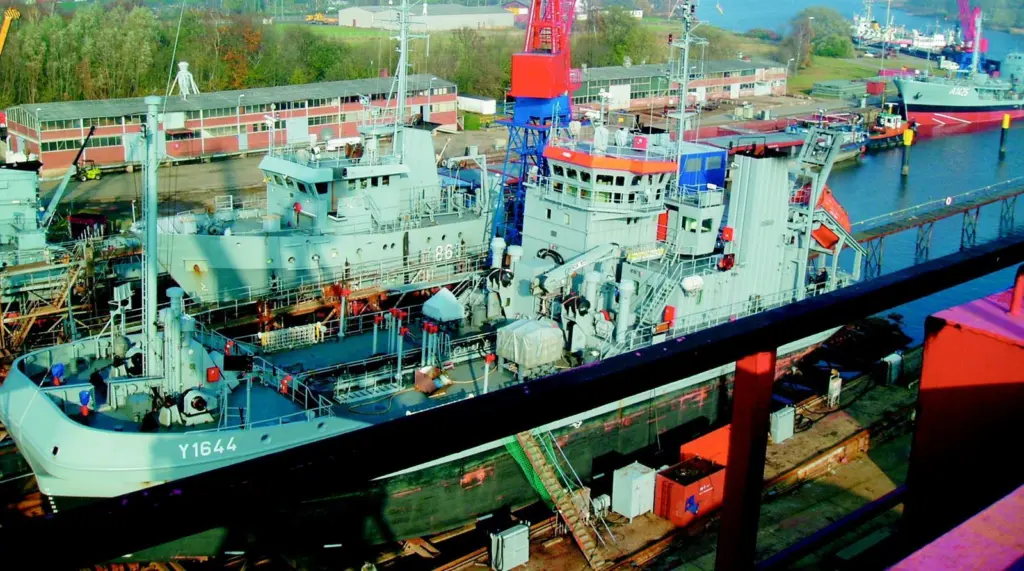 Naval work for Elsflether Werft.