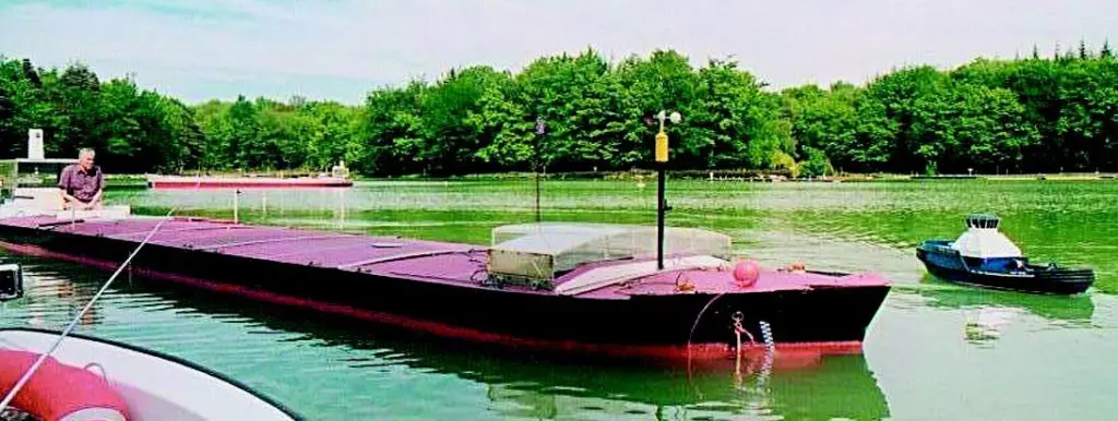 Remotely controlled tug models are in regular use at the Port Revel training facility.