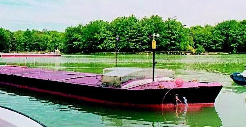 Remotely controlled tug models are in regular use at the Port Revel training facility.
