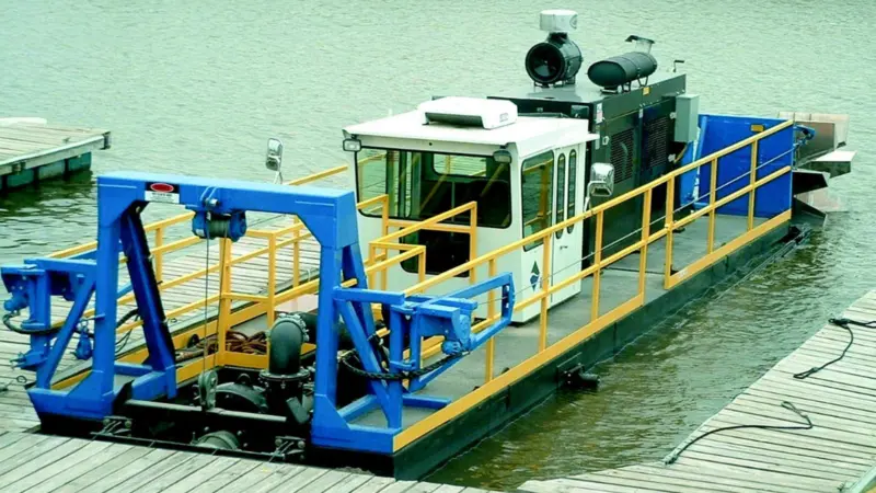 Wave Seven Marine brings European distribution for the Versi-Dredge to Seawork.2005.