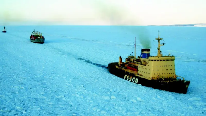 The Russian icebreaker Krasin leads US relief ships to McMurdo.
