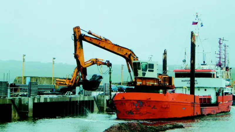 M/S Margrethe Fighter at work alongside Scapa Pier.