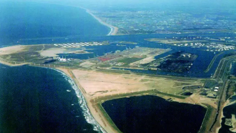 The technical visit for CEDA Dredging Days 2005 will be to the Slufter in the Port of Rotterdam, the largest confined disposal area for dredged material in the world.