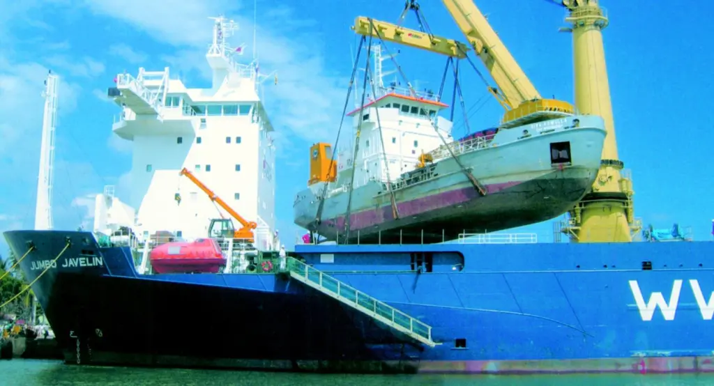 The Jumbo Javelin made light work of lifting the Sri Lanka Port Authoritys dredger back into the water.