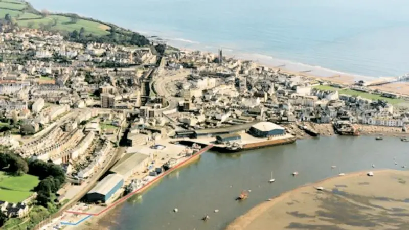 The proposed line of the new quayside and Polly Steps facility.