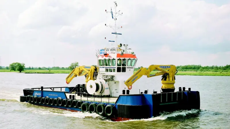 Voe Viking has a bollard pull of 33 tons and a maximum speed of 10 knots.