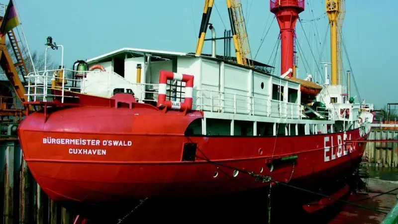 Elbe 1-Burgermeister OSwald at Peters Schiffbau.