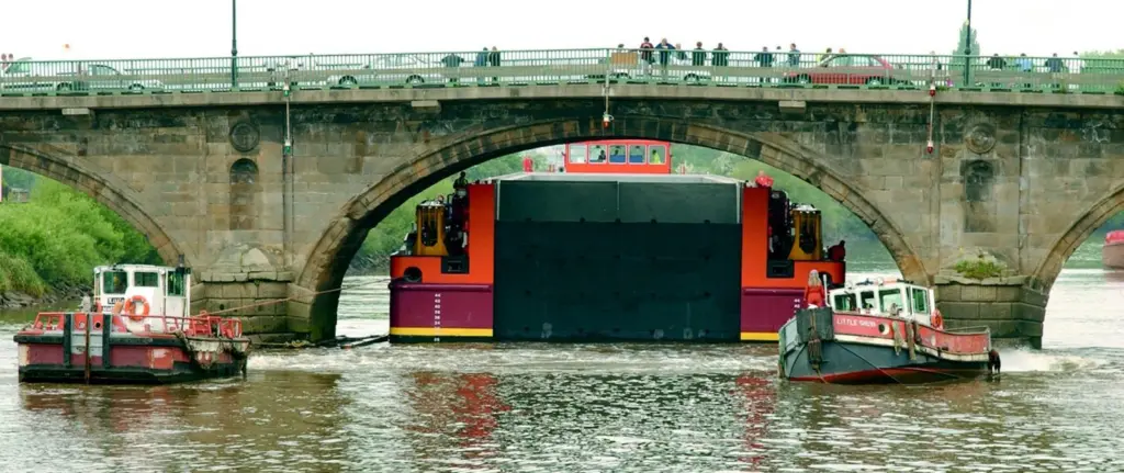The European freight industry needs strong incentives to move to modes including water transport, such as provided by Robert Wynn & Sons in the UK.