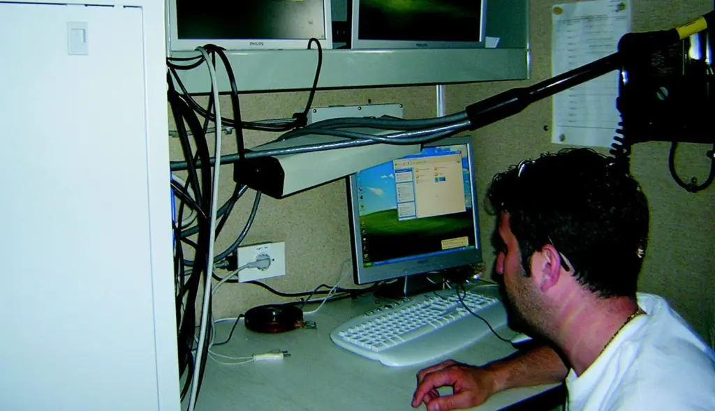 A Reson Mediterranean engineer works on the Egyptian software installation.