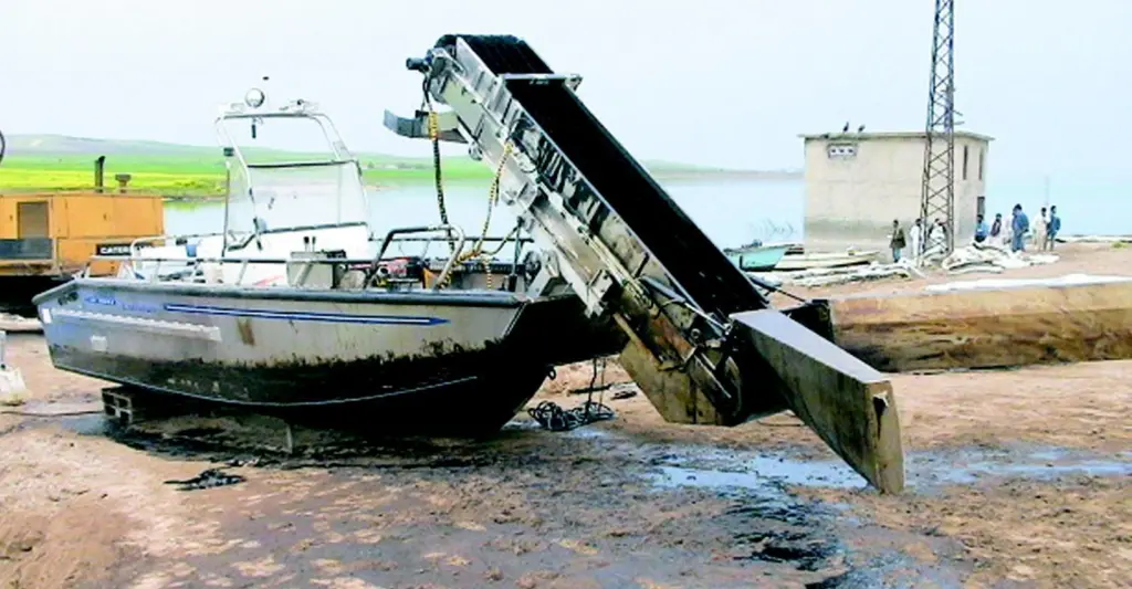 Lamors 7.5m air transportable pollution response craft, with Lamor Bow Collector mounted, shows the effects of its recent emergency work in Turkey.