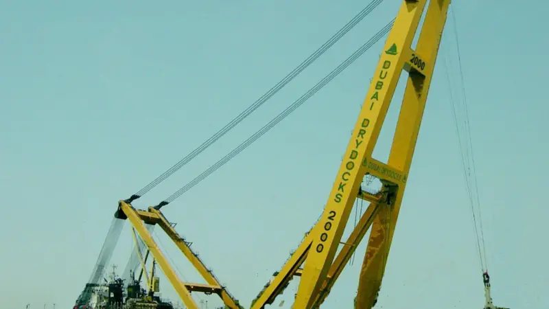 Dubai Drydocks new floating crane has a maximum hook height of 99m.