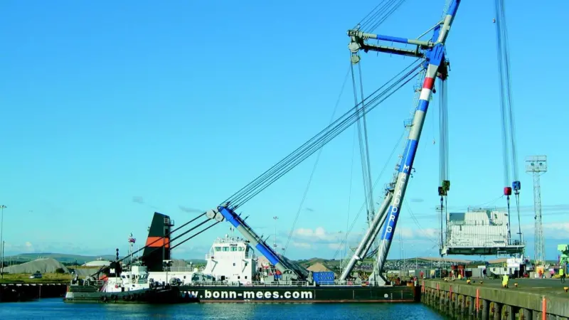 Matador 3 lifts the 460 ton substation from the Port of Barrow quayside.