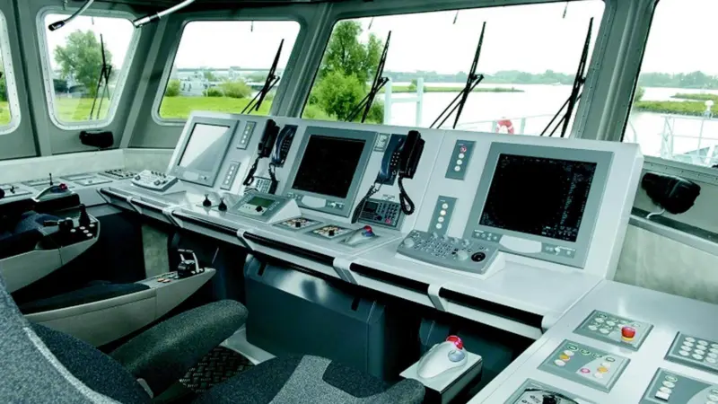 At Europort Maritime, Alphatron Marine will show an INS bridge concept similar to that of the Jamaica Coast Guard vessel Cornwall.