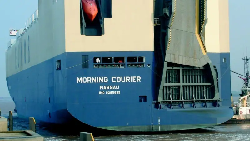 Tugs manoeuvre Eukors Morning Courier onto the berth at Humber Sea Terminal.