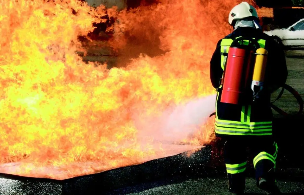 The backpack version of OmniQual enables fire fighters to take effective fire suppression directly to the fire.
