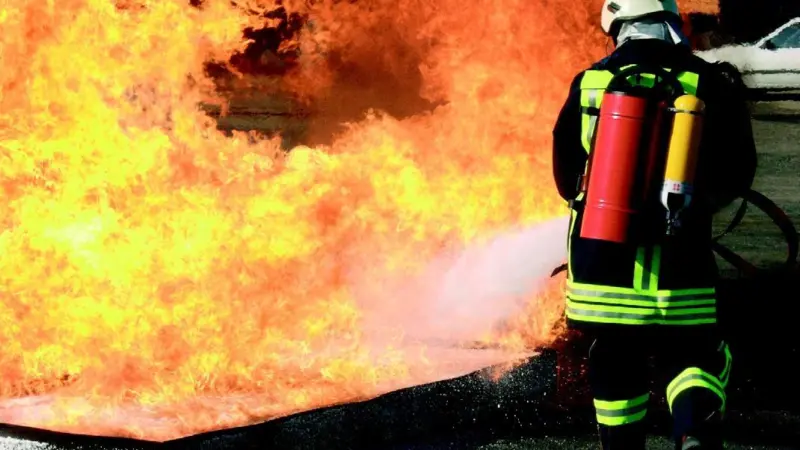 The backpack version of OmniQual enables fire fighters to take effective fire suppression directly to the fire.