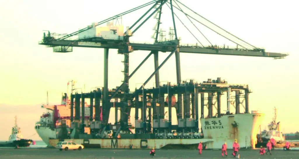 The SSGC and RTGCs represent one large load as they arrive at the Port of Felixstowe from China.