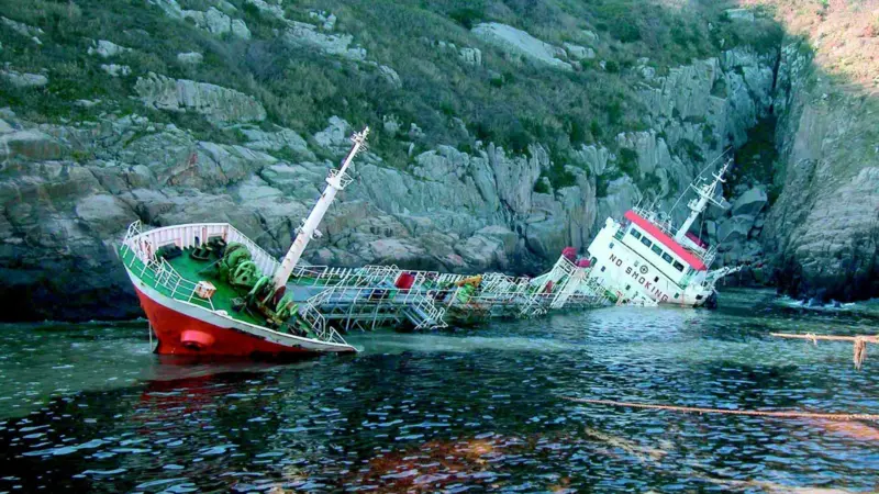 When the chemical tanker Accord grounded in the East China Sea, an LOF/SCOPIC operation by China Salvage transferred the cargo, raised the casualty and towed it to shelter.