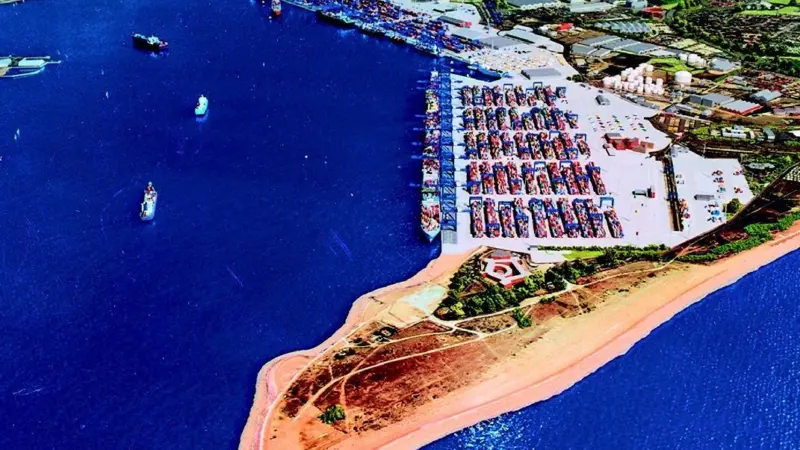 The UK Government has approved proposals for a new container terminal at Felixstowe south.