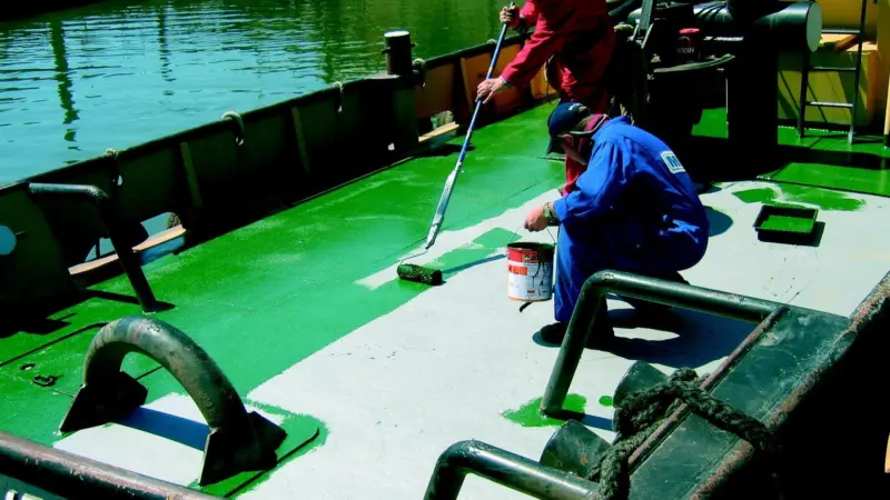 The final coating of Jotun Hardtop Flexi is rolled over the Zingard prepared deck.
