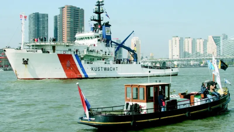 The heart of Rotterdam saw a parade of tugs from the very large to the very small during the ITS TUG Parade.