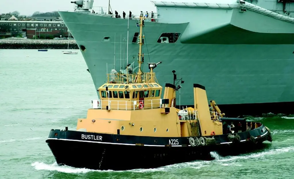 Towage and other marine services will be updated under a new MOD contract with Serco.