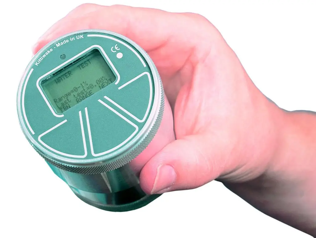 The Kittiwake DIGI Test Cell analyses multiple oil breakdown characteristics.
