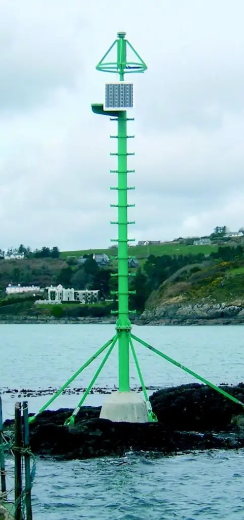 VTMS has installed the new beacon at Glandore for Irish Lights.