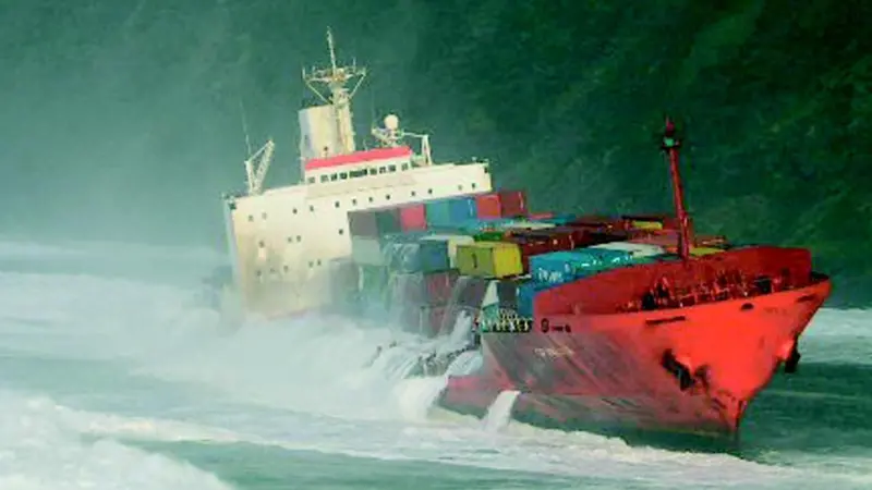 SvitzerWijsmuller Salvage is currently removing the Constructive Total Loss wreck of CP Valour in the Azores.