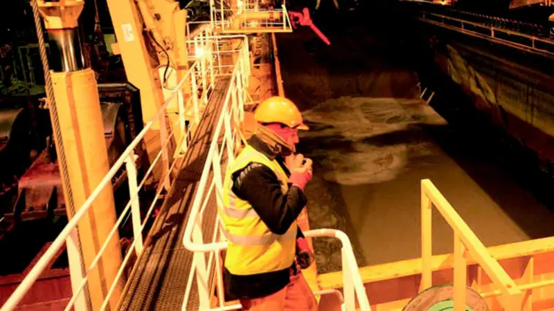 Hanson Aggregates Marine has surrendered two licensed aggregates dredging areas. Photo courtesy of BMAPA.