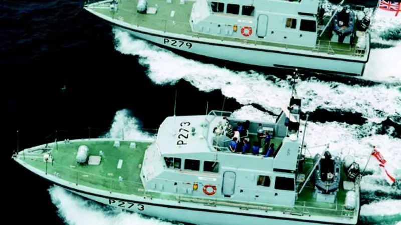 The Royal Navys fleet of P2000 Archer class patrol boats are receiving new gyrocompasses.